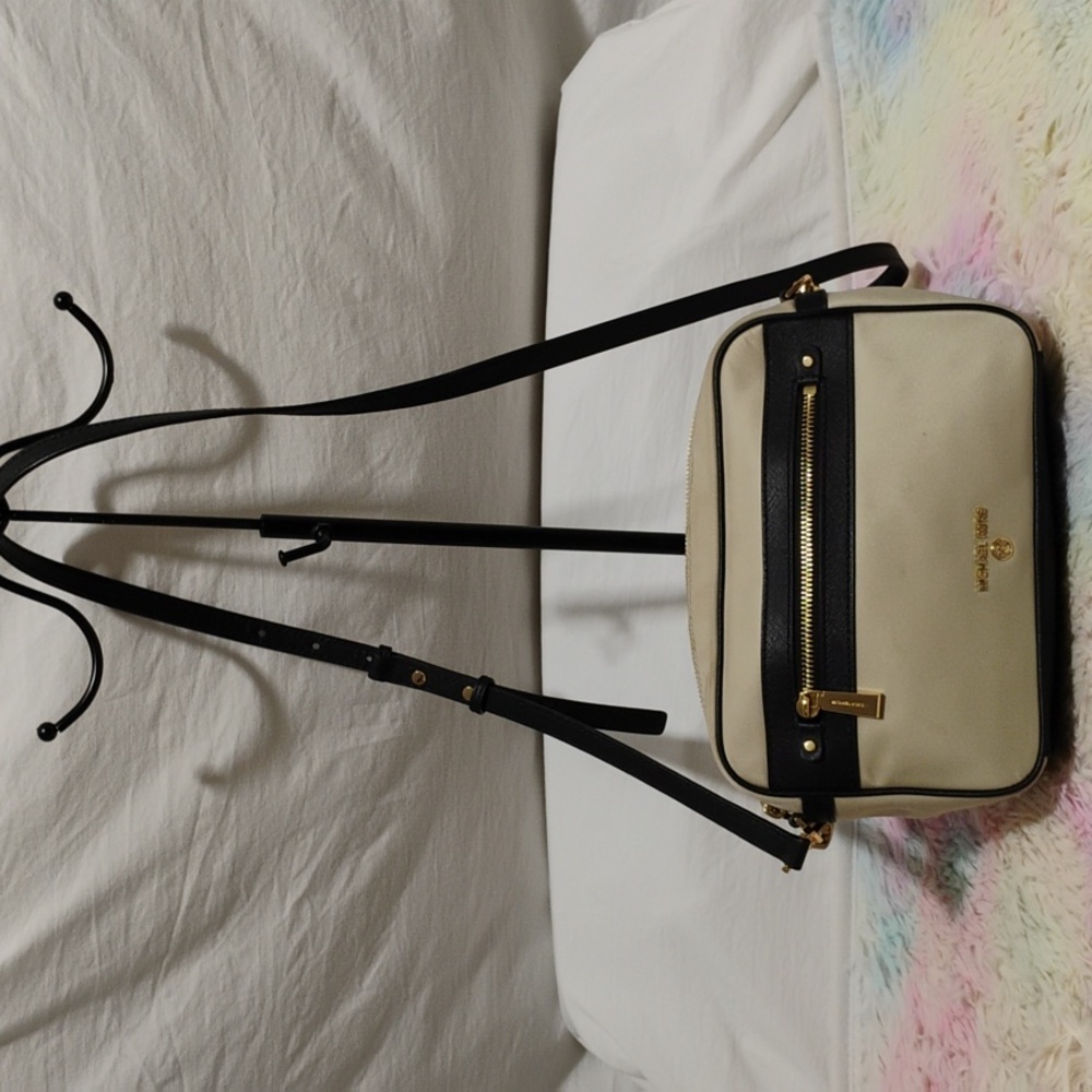SALE! Authentic Michael Kors Jet Set Crossbody Bag